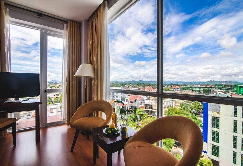 سوئیت با چشم‌انداز رودخانه, Mondial Hotel Hue