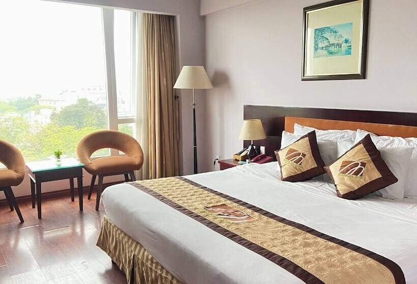 اتاق سوپریور با چشم‌انداز شهر, Mondial Hotel Hue