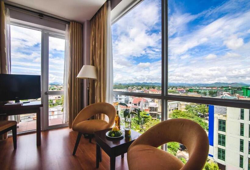 اتاق لوکس با چشم‌انداز شهر, Mondial Hotel Hue