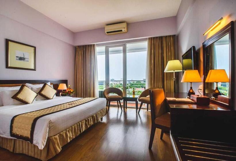 اتاق سوپریور با چشم‌انداز شهر, Mondial Hotel Hue
