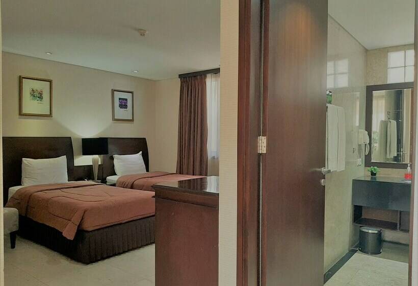 Номер Deluxe, The Palais Dago