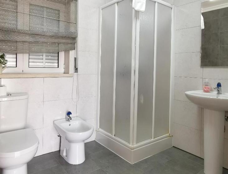 اتاق استاندارد چهار تخته, Ricky Guesthouse