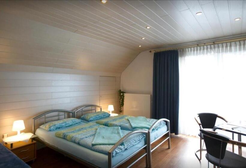 اتاق استاندارد سه نفره, Pension Waldau