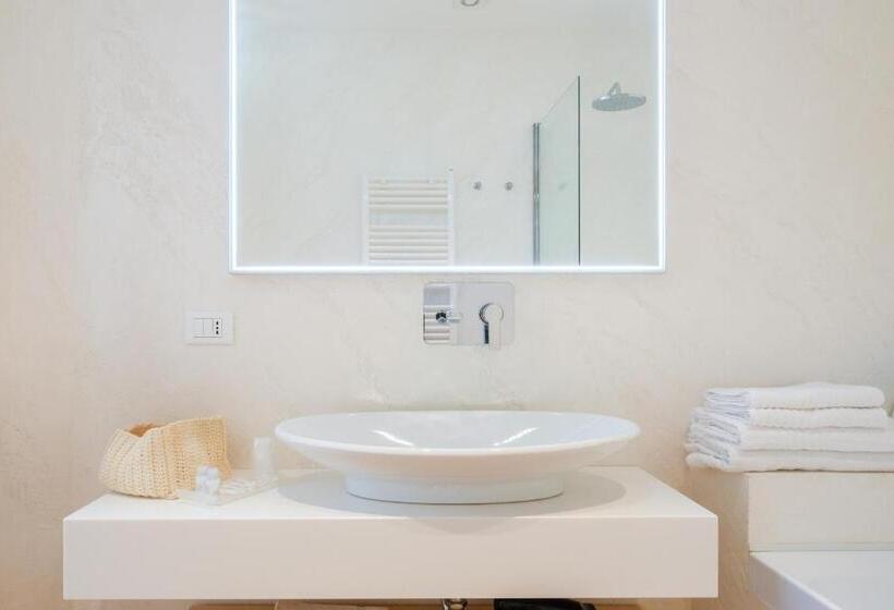 Полулюкс с Балконом, Tempobiancosuites