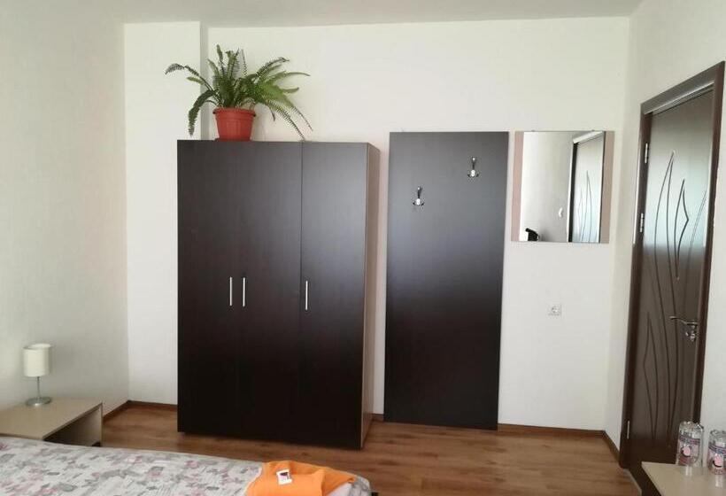 اتاق استاندارد با بالکن, Guest House Ganovi