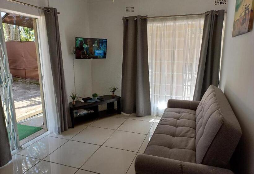 Quarto Familiar, Tropical Paradise Guest House