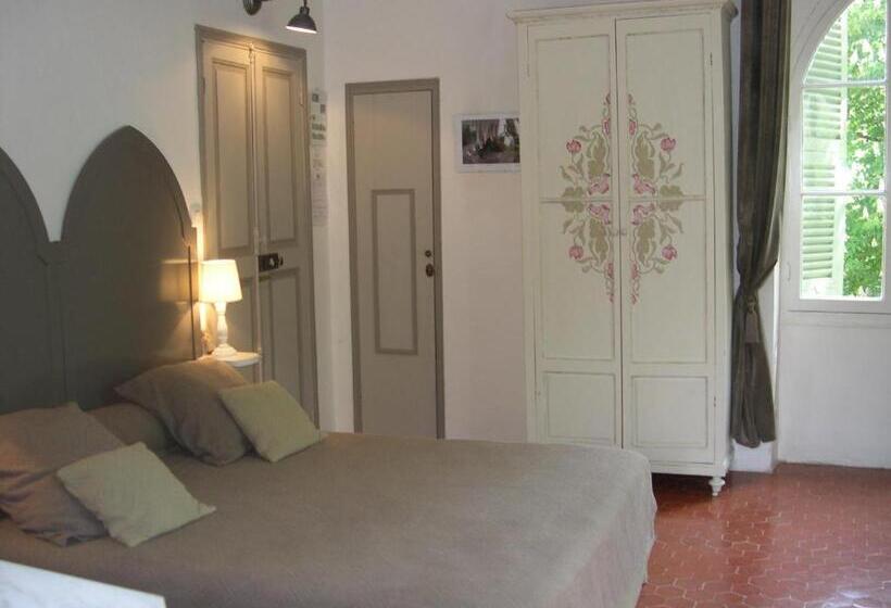 스탠다드 룸, Domaine Du Paraïs B&b