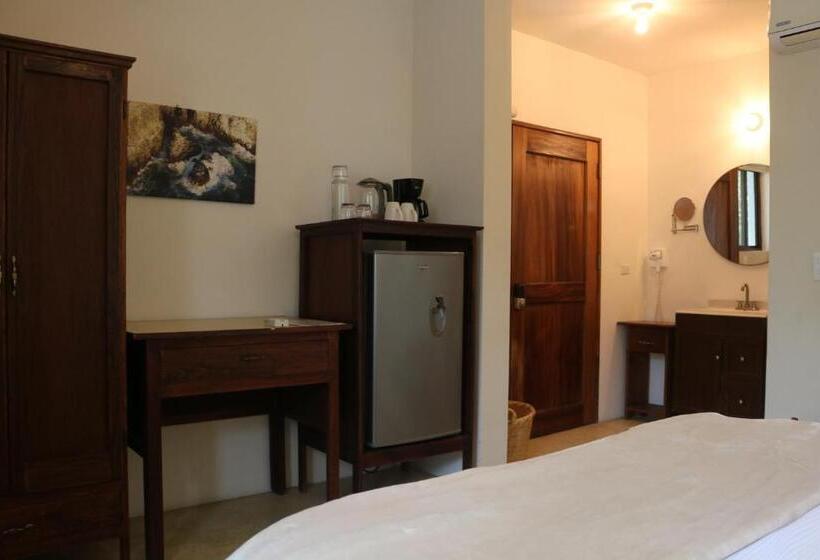 اتاق استاندارد با بالکن, Casa Bugambilias
