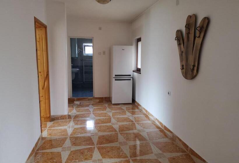Номер Стандарт с Балконом, Guest House Milka