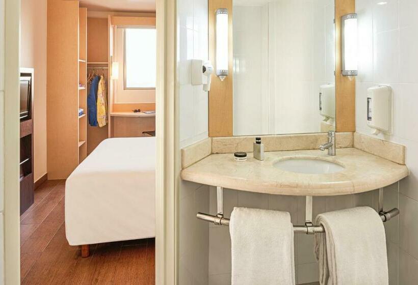 Номер Стандарт Вид на Озеро, Ibis Cancun Centro