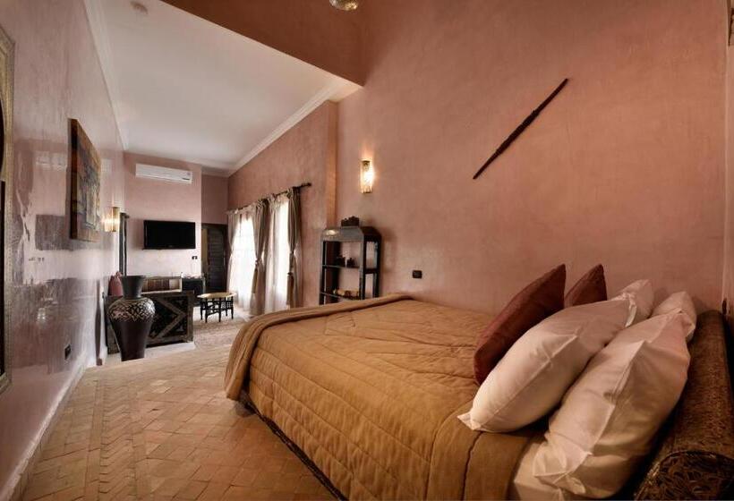 اتاق لوکس سه تخته, Riad Les Ammonites And Spa