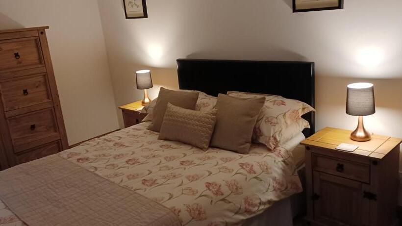Номер Стандарт Совместная Ванная, Woodpeckers Cottage B&b