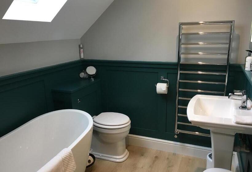 Полулюкс Вид на Сад, Cliff Farmhouse B&b Suites