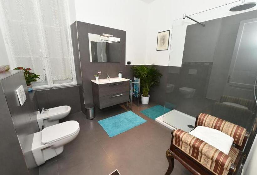 اتاق سه‌نفرۀ استاندارد با سرویس بهداشتی بیرون از اتاق, B&b Al Giardino Leonor