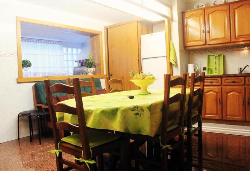 اتاق استاندارد با سرویس بهداشتی مشترک, Guesthouse Pombinha