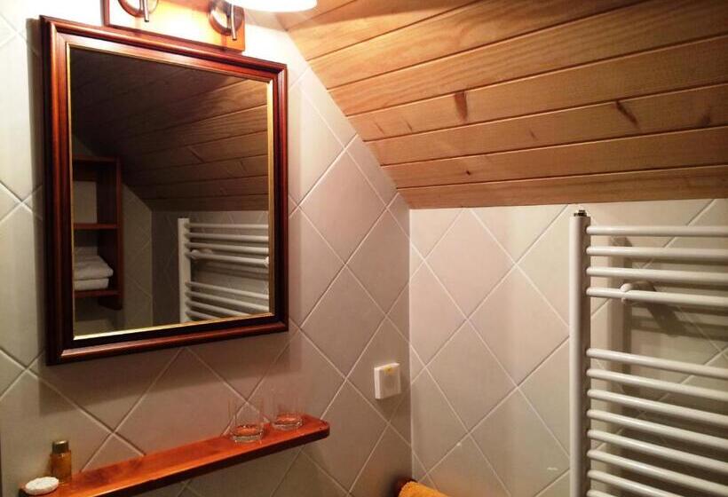 اتاق استاندارد با بالکن, Govc Vršnik