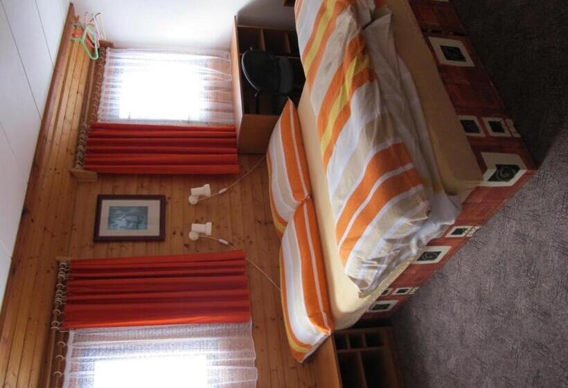 침실 4개 주택, Guest House U Lakomce