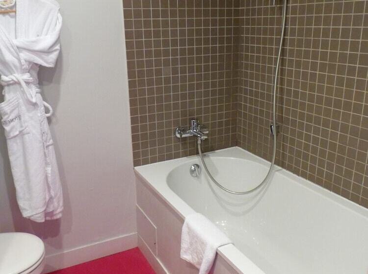 Номер Стандарт Трехместный, Bliss Hôtel