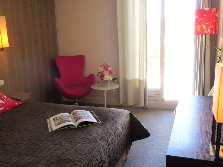 Quarto Triplo Estandar, Bliss Hôtel