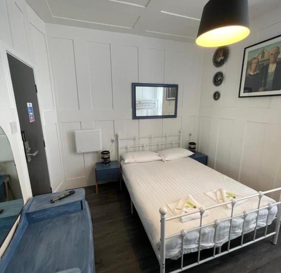 Номер Basic, Elmora House