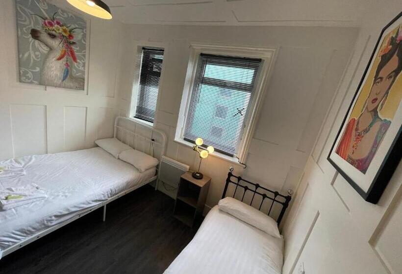 Трехместный Номер Deluxe, Elmora House