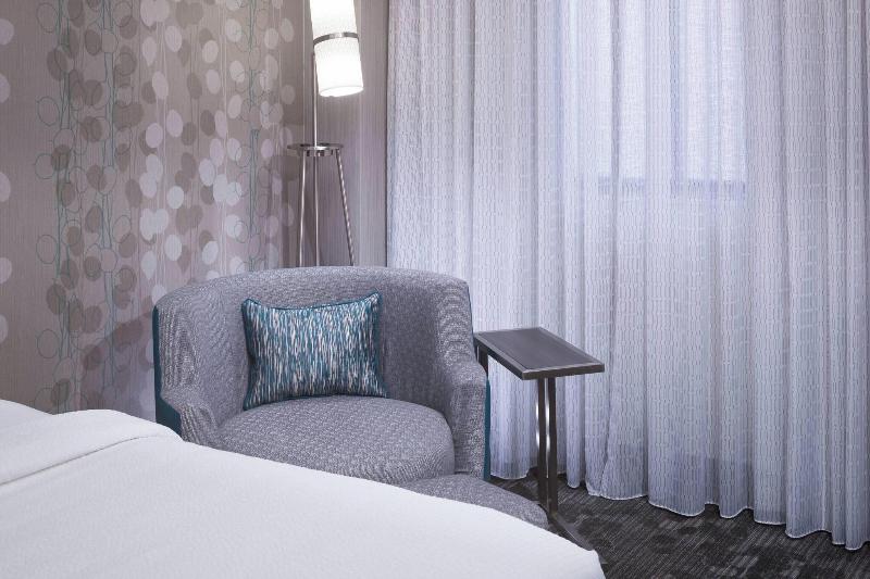 اتاق استاندارد برای معلولان, Hampton By Hilton London Croydon