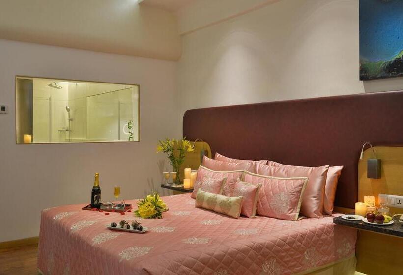 Executive Room Queen Bed, Vivanta Vadodara