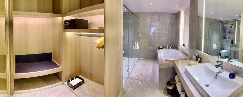 سوئیت با تخت بزرگ, Vivanta Vadodara