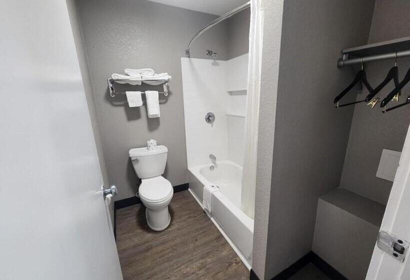 带大床的豪华间, Motel 6 Venice, Fl