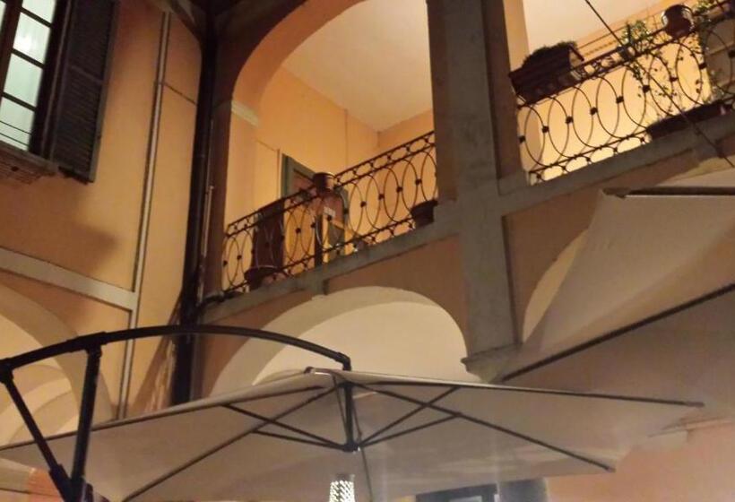 Полулюкс, Archi E Colonne