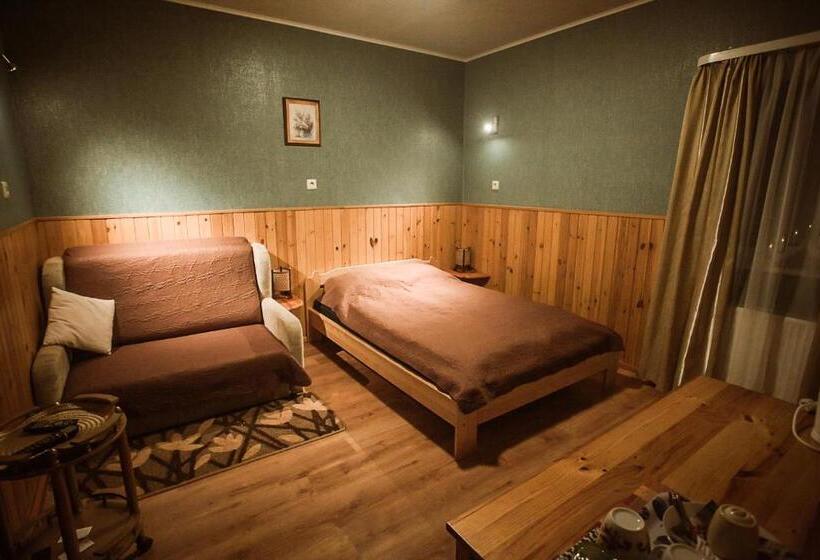 اتاق استاندارد سه نفره, Renau