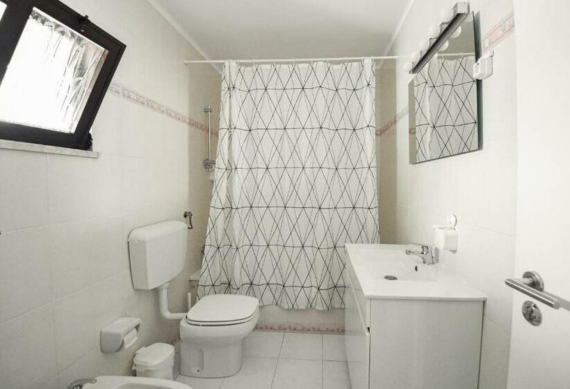 اتاق استاندارد, Blue Door Lagos