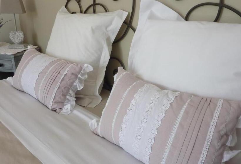 Номер Стандарт Вид на Бассейн, L Olivadou B&b