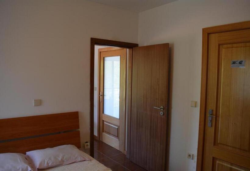 Студио Стандарт с Балконом, Casa Dos Santos Alojamento   Guest House