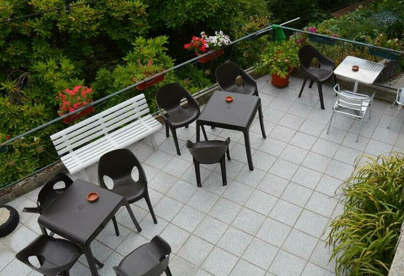 Estúdio Estandar com Sacada, Casa Dos Santos Alojamento   Guest House
