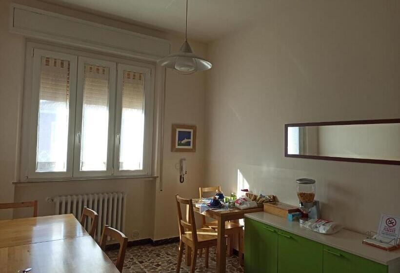 ３ベッドルームアパートメント, B&b Casa Fuori Casa 200 Mt Dal Casello Autostradale