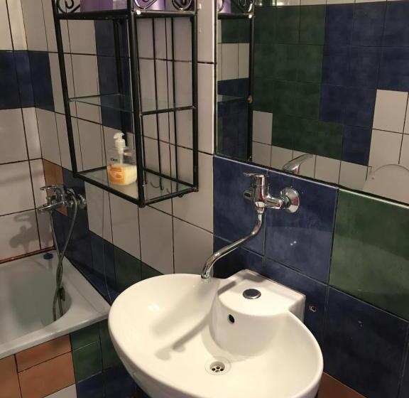 اتاق استاندارد سه نفره, Sebarozvoja   Pobytová Galeria Pre Sebarozvoj