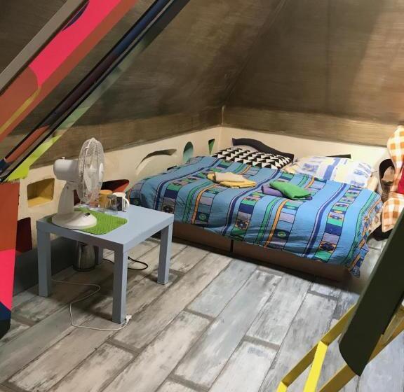 تختخواب در اتاق مشترک, Sebarozvoja   Pobytová Galeria Pre Sebarozvoj