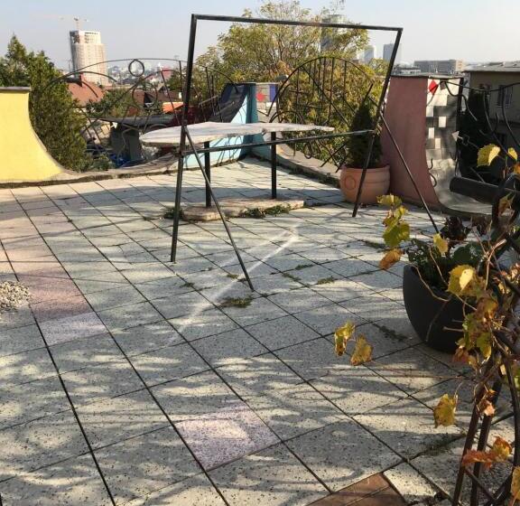 آپارتمان 1 خوابه با تراس, Sebarozvoja   Pobytová Galeria Pre Sebarozvoj