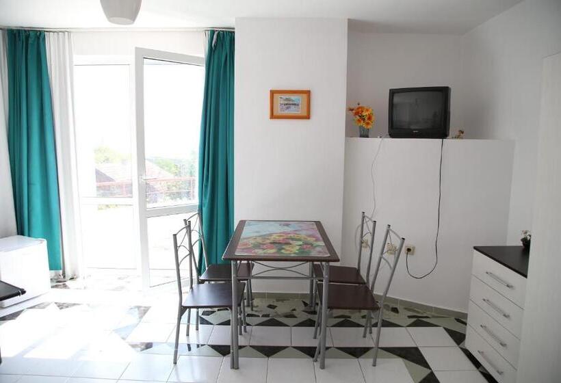 Полулюкс Вид на Море, Popov Guest House
