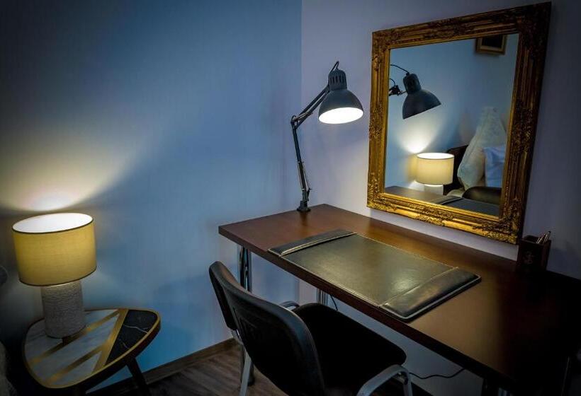 آپارتمان 1 خوابه با بالکن, Villa Casafina Serviced Apartments