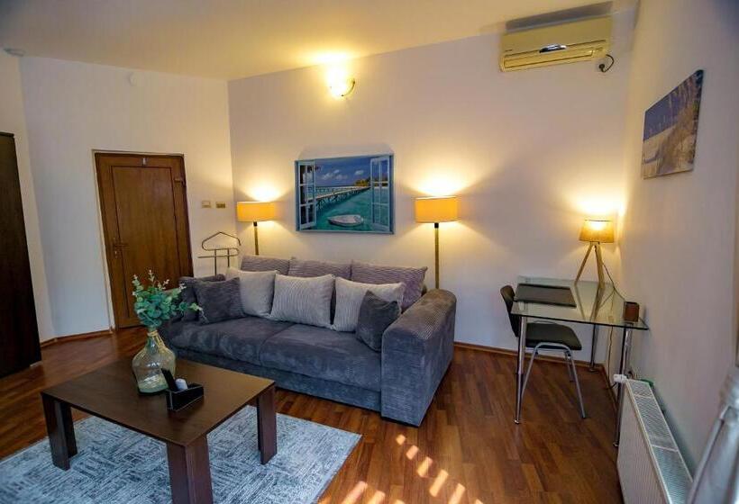 سوییت, Villa Casafina Serviced Apartments