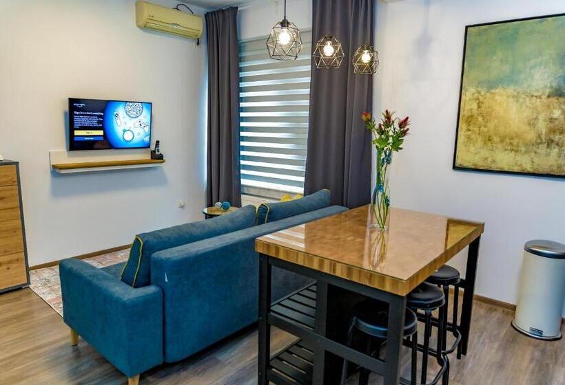 آپارتمان 1 خوابه با بالکن, Villa Casafina Serviced Apartments