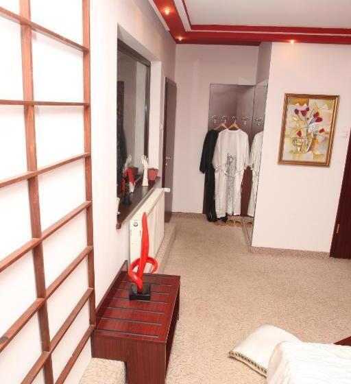 اتاق استاندارد با تخت بزرگ, Roco
