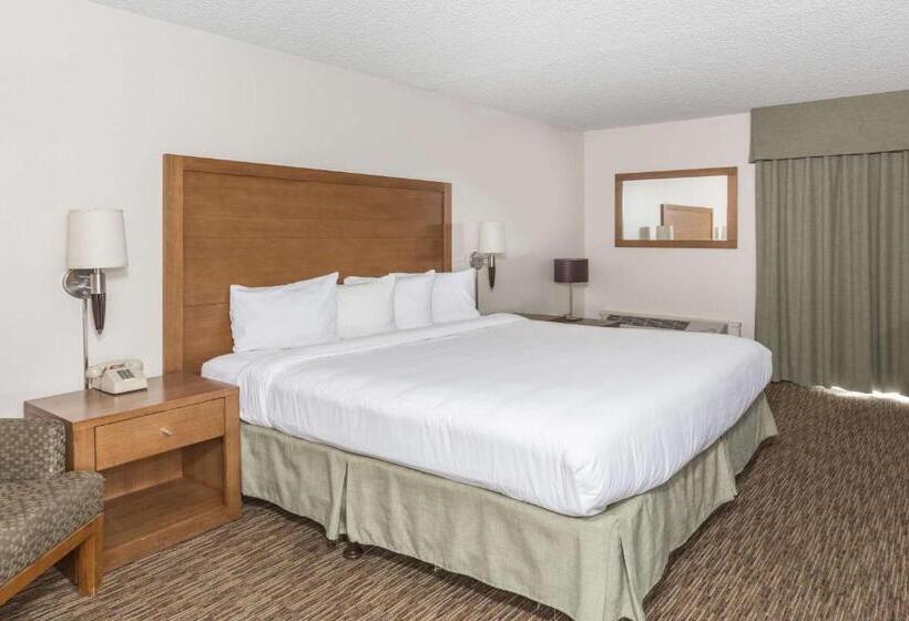 Люкс Кровать Кинг, Days Hotel By Wyndham Peoria Glendale Area