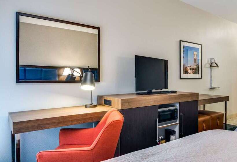 장애인을 위한 스탠다드 룸, Doubletree By Hilton Monroe Township Cranbury