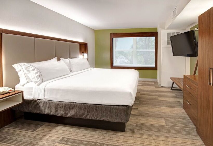 スイート, Holiday Inn Express Woodbridge, An Ihg