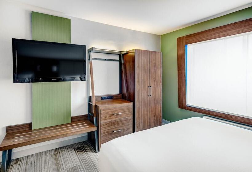 スイート, Holiday Inn Express Woodbridge, An Ihg