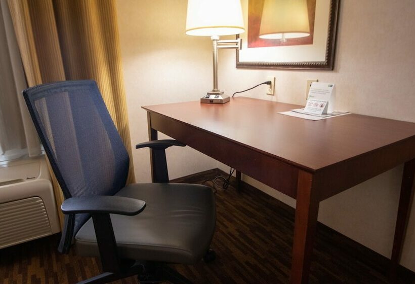 Номер Стандарт, Holiday Inn Express Yreka Shasta Area, An Ihg