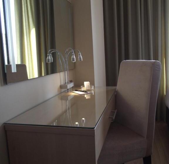 سوئیت 2 خوابه, Crystal Suites